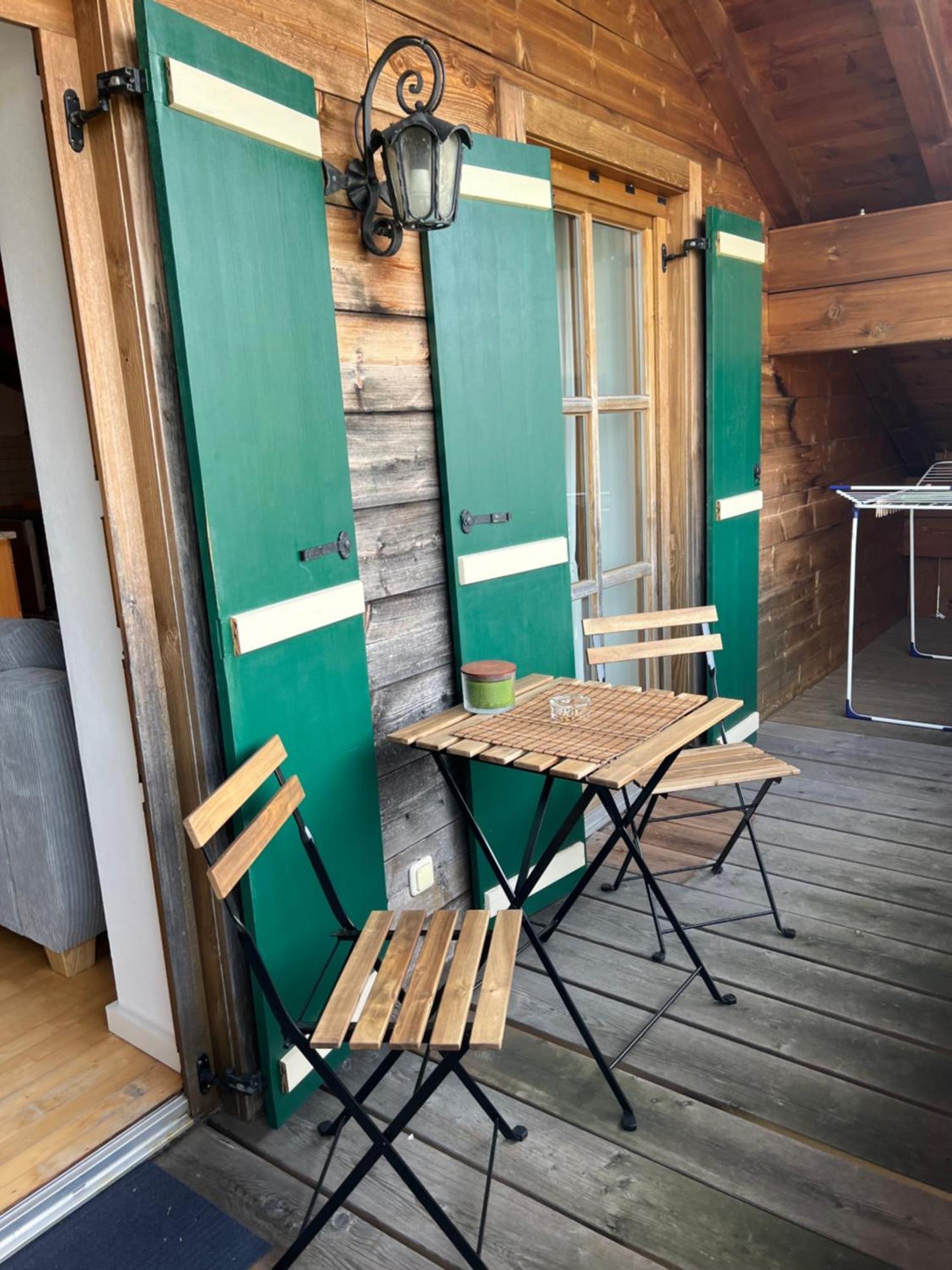 Gemuetliche Dachgeschosswohnung Mit Balkon Ainring Exterior photo